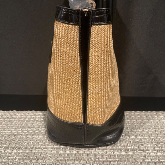 NWT Moda Luxe Vegan Danica Bucket Bag - Picture 4 of 10